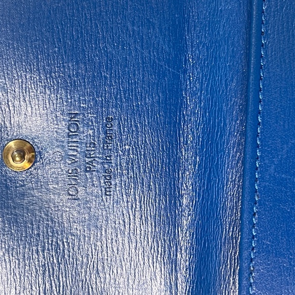 VINTAGE Authentic Epi Blue Luis Vuitton Wallet - Picture 7 of 14